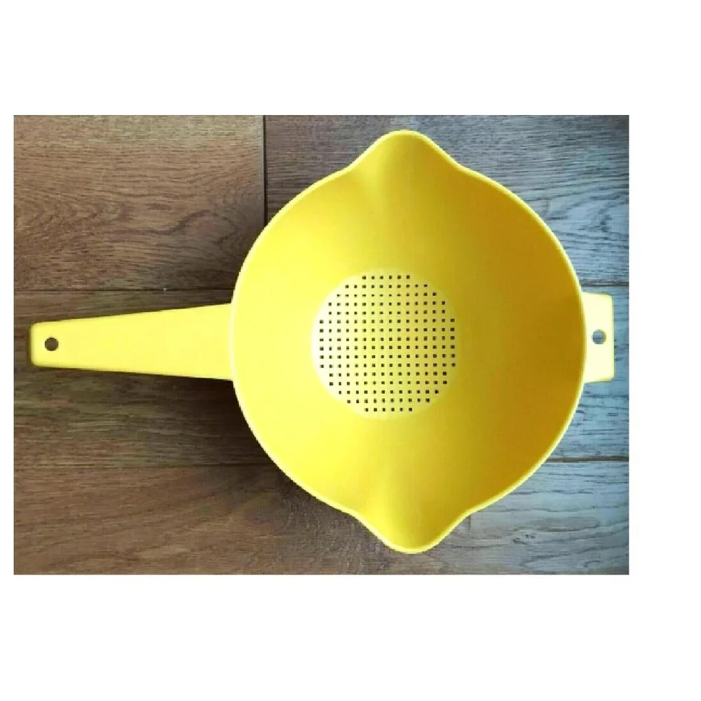 Tupperware Yellow LARGE 2 qt SIZE Double Spout Strainer Colander 1523
